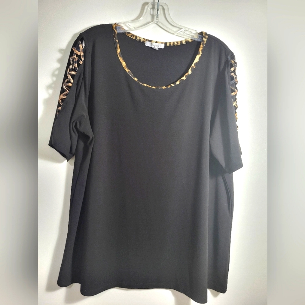 89th & Madison black crepe peekaboo sleeve tunic    women's 1X  #2109
